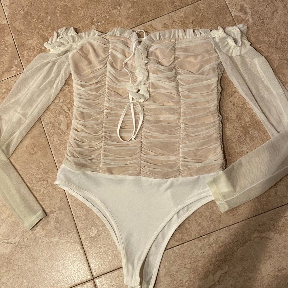 Off shoulder white elegant top